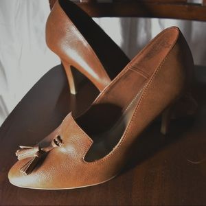 Brand-new heels with tassels